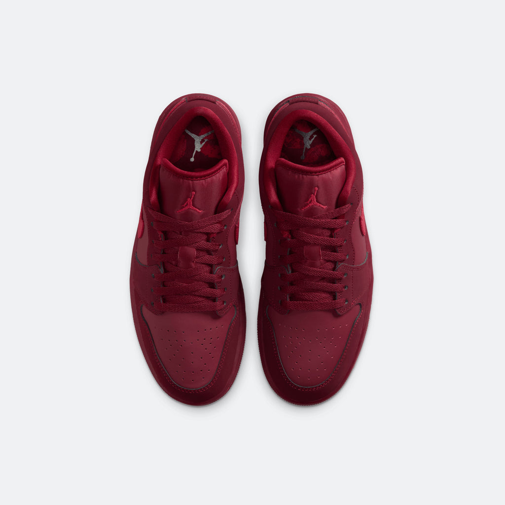 W Jordan 1 Low "V-Day"